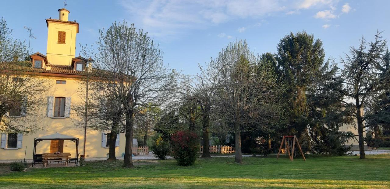 مبيت وإفطار كالديرارا دي رينو La Torre Di Longara المظهر الخارجي الصورة